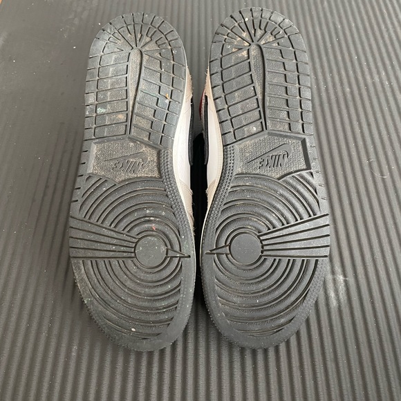 Nike Jordan One Retro High - Picture 4 of 6